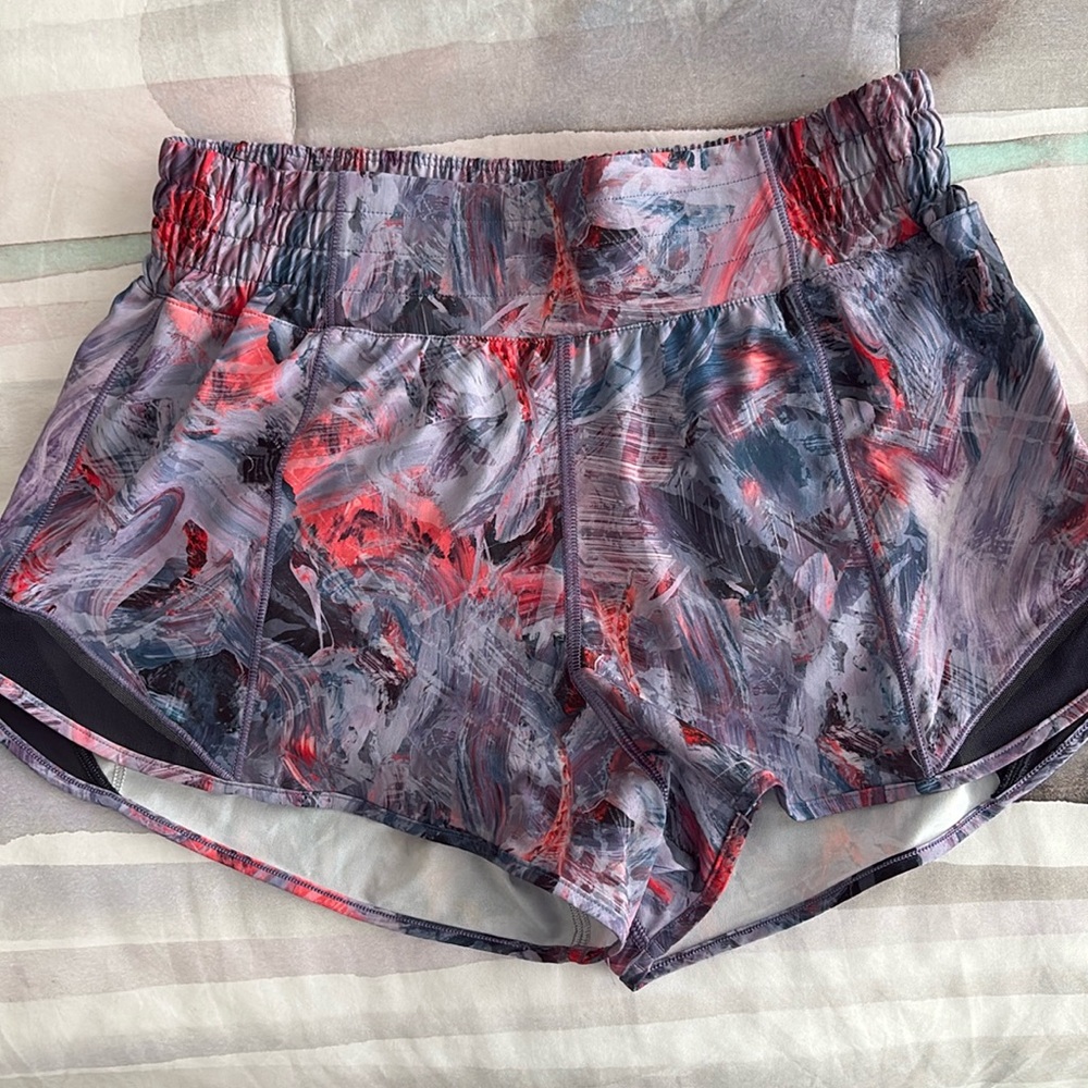 NWOT Lululemon Hotty Hot High Rise Lined Shorts 2.5